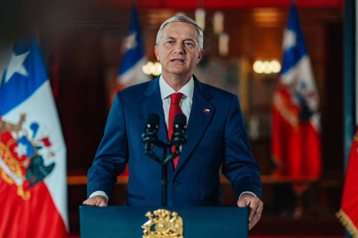 Kast pide apoyo político para aprobar drásticos recortes económicos en Chile
